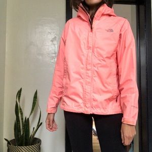 *SOLD* North Face HyVent 2.5l Rain Jacket